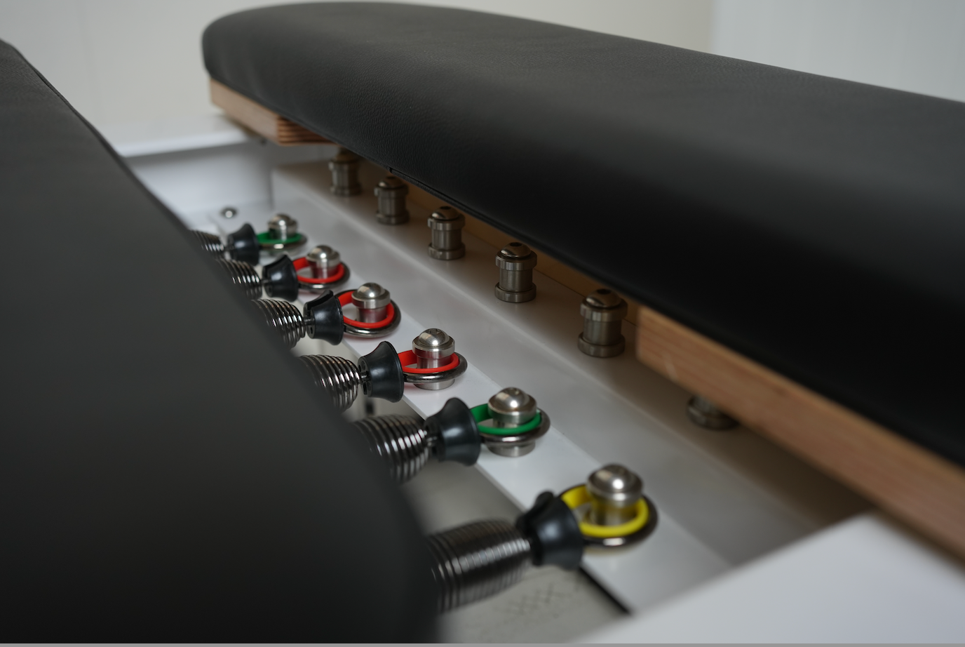 Full Track Queen Studio Pilates Reformer