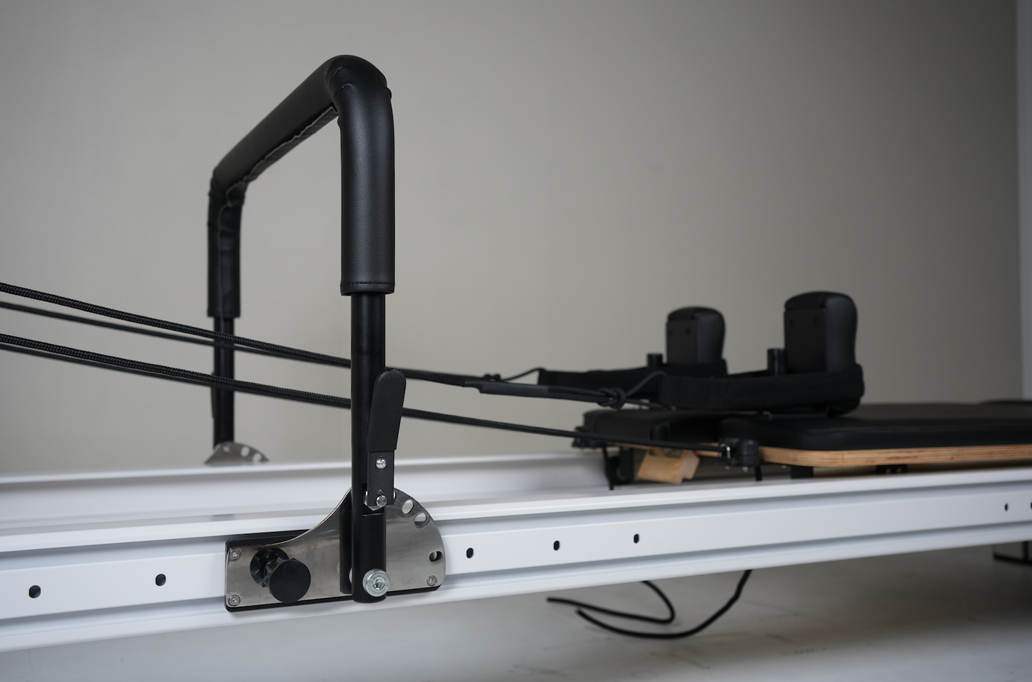 Full Track Queen Studio Pilates Reformer